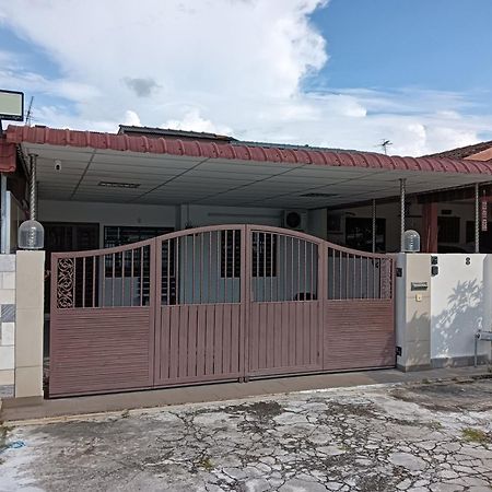 Hua Tang Homestay Ipoh Bagian luar foto