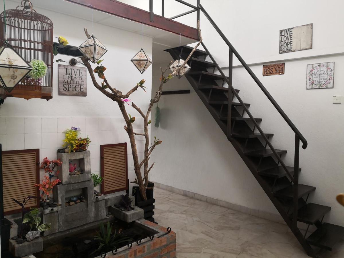 Hua Tang Homestay Ipoh Bagian luar foto